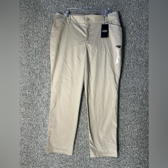 Plus Size Lee Wrinkle Free Pants SZ 16W NWT - Picture 3 of 7